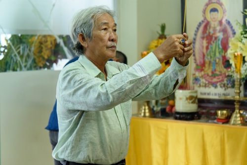 Võ Tòng, bé An của Đất Phương Nam viếng nghệ sĩ Nguyễn Hậu